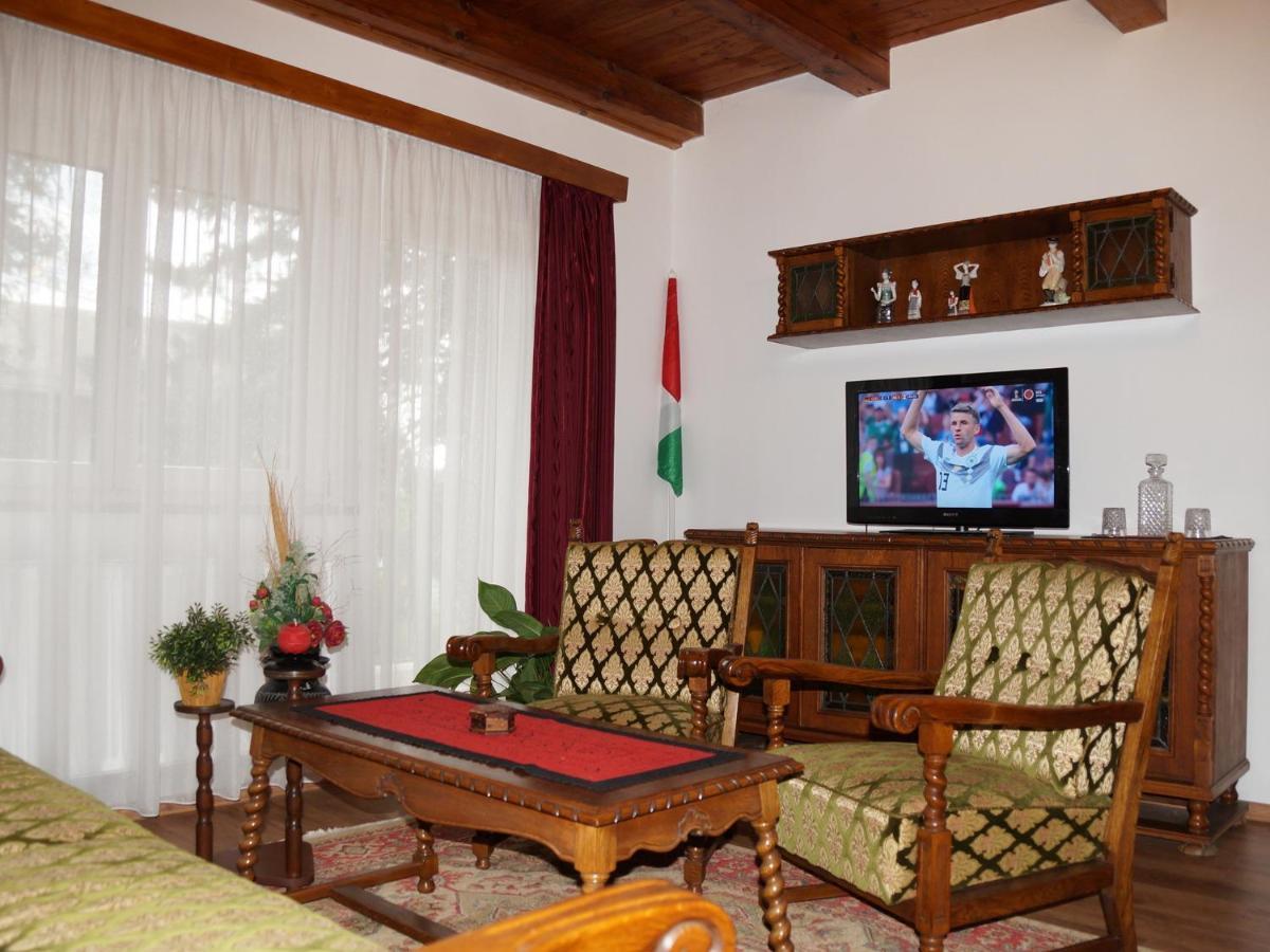Ferienwohnung Fenyves Vendeghaz Bábolna Exterior foto