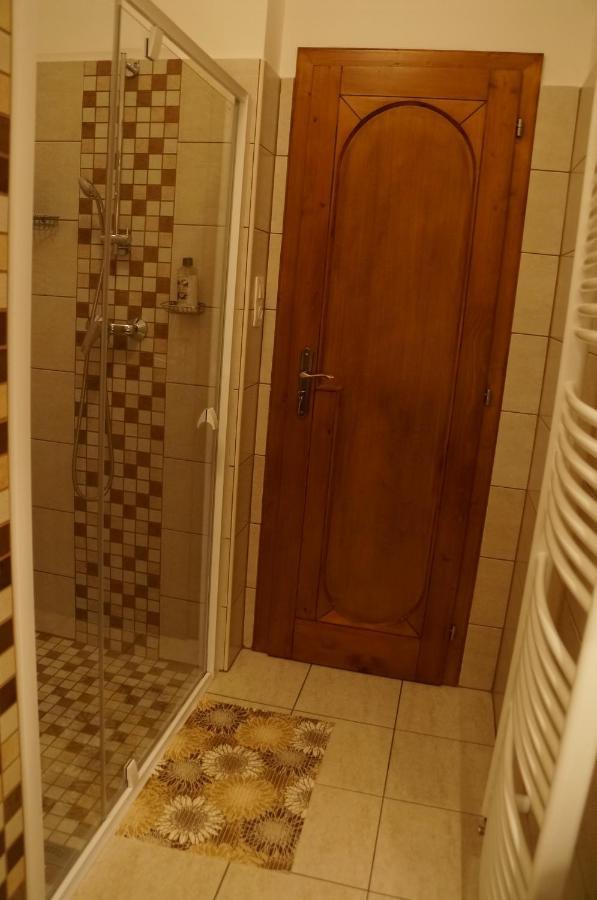 Ferienwohnung Fenyves Vendeghaz Bábolna Exterior foto