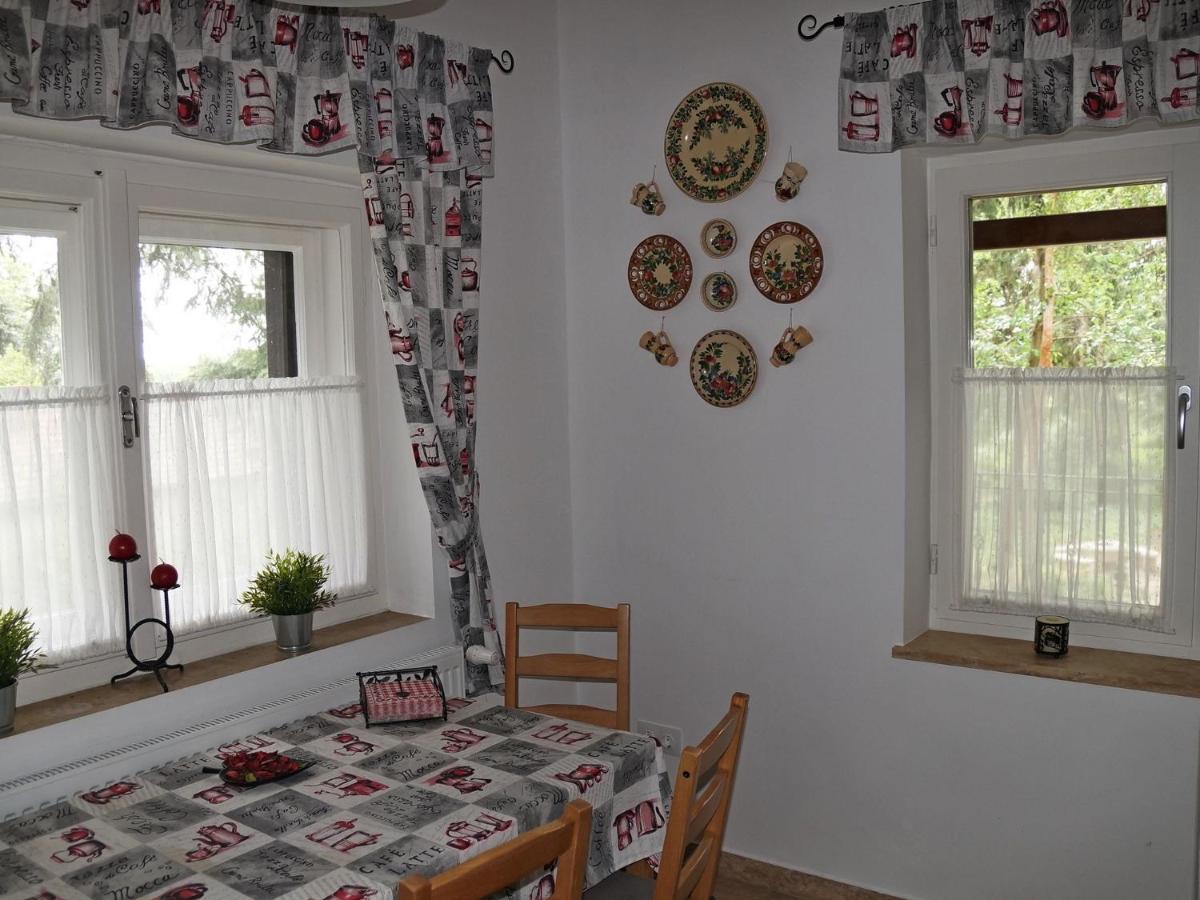 Ferienwohnung Fenyves Vendeghaz Bábolna Exterior foto