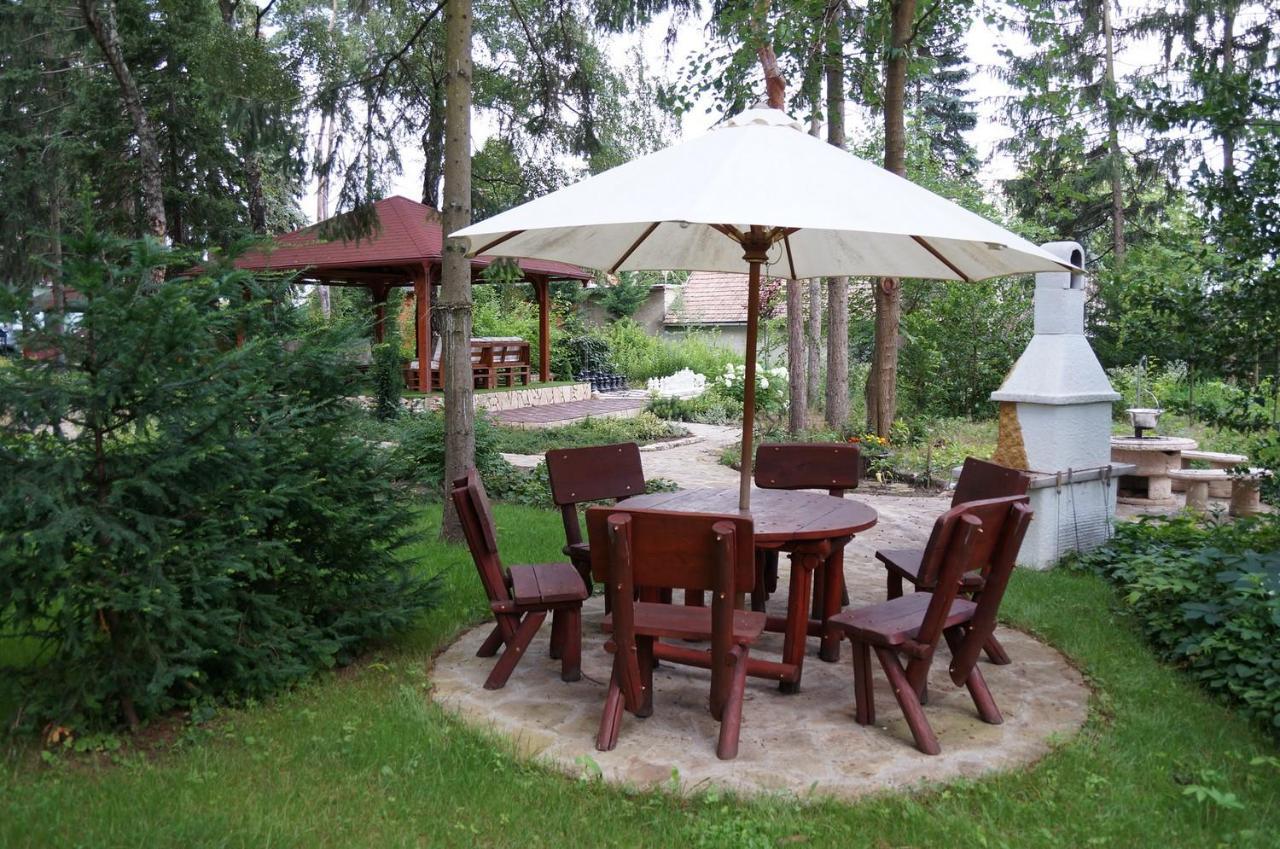Ferienwohnung Fenyves Vendeghaz Bábolna Exterior foto