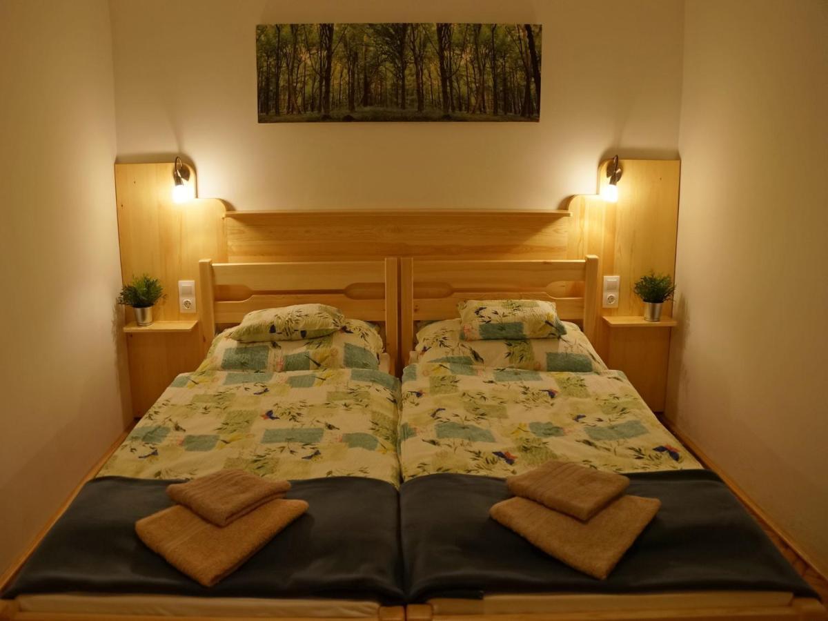 Ferienwohnung Fenyves Vendeghaz Bábolna Exterior foto